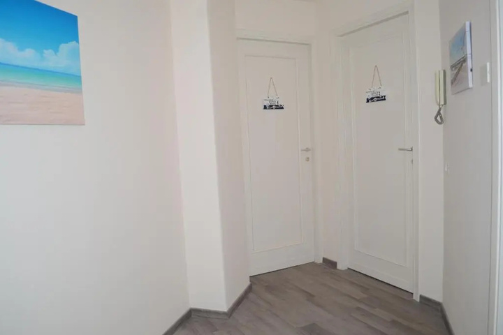 Room 8 of 15