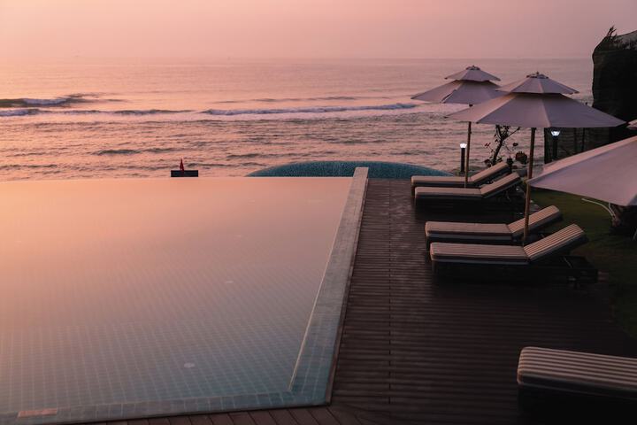 Pool 79 of 125