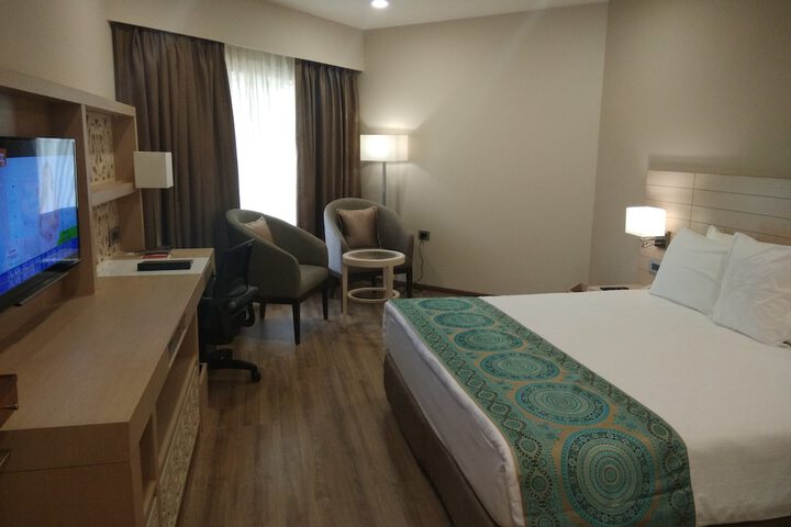 Room 7 of 96