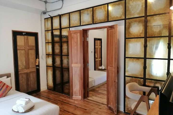 Room 27 of 108