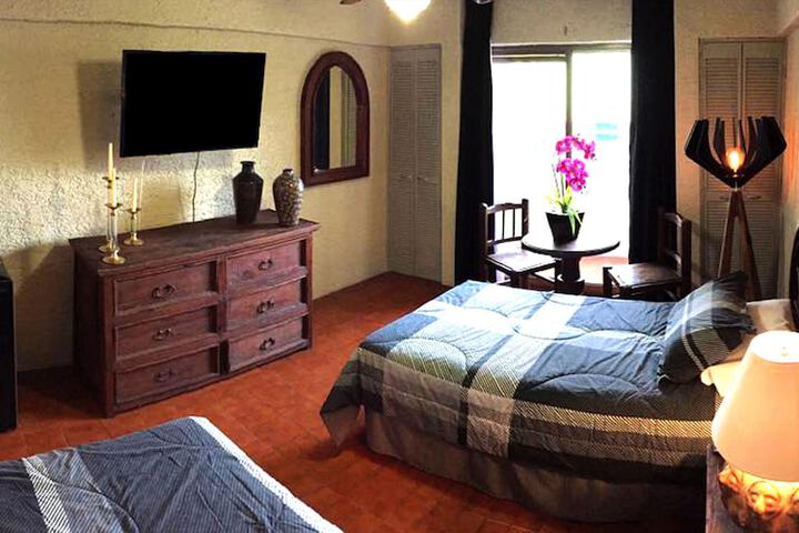 Room 11 of 13