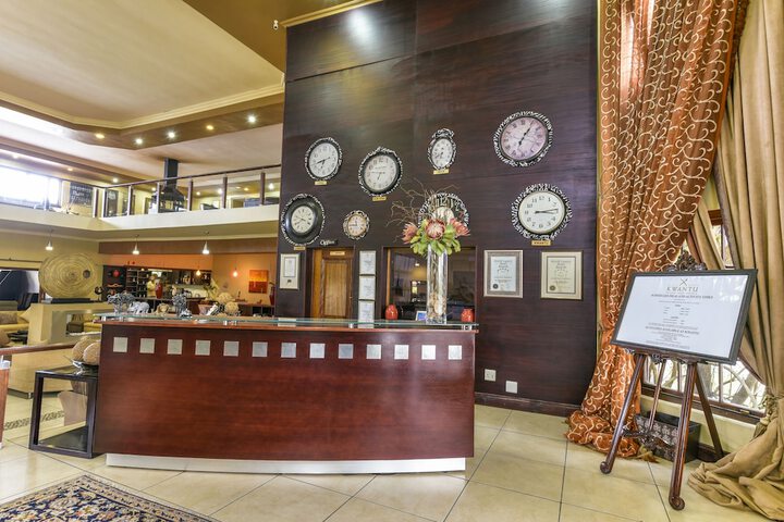 Concierge desk