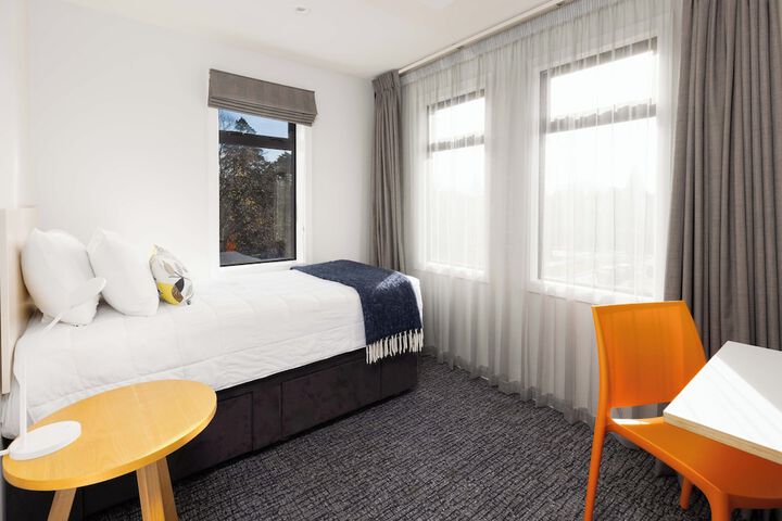 Room 20 of 99