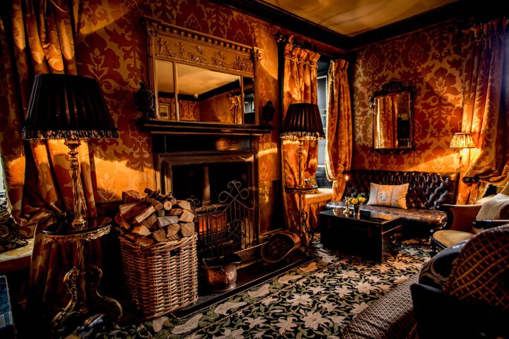 Room 93 of 176