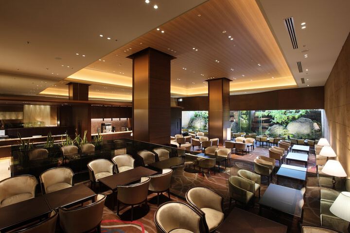 Entrance & Lobby
