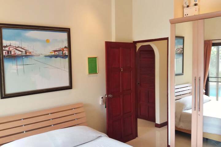 Room 8 of 60