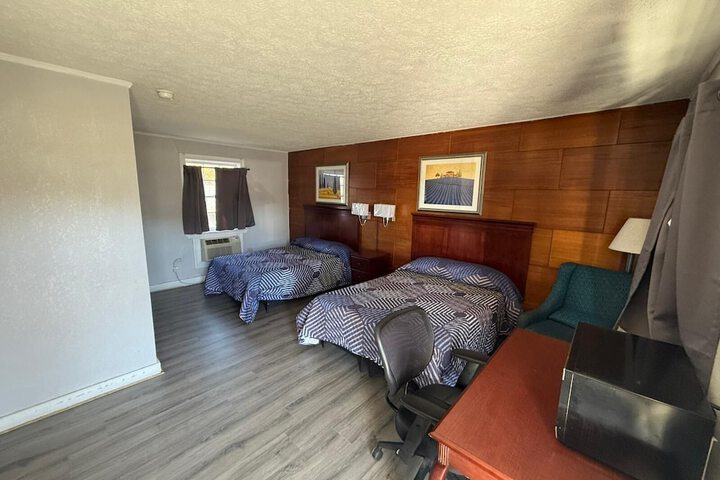 2 Double Beds (4 of 6)