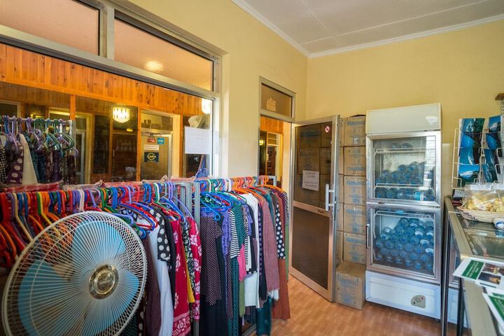 Gift Shop 15 of 31