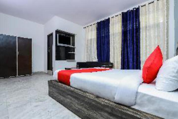 Room 2 of 20