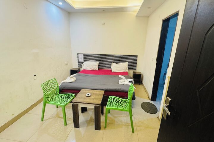 Room 14 of 39