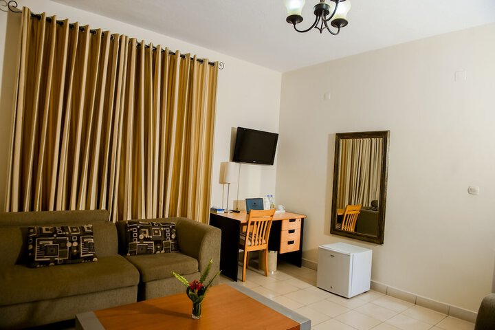 Room 17 of 32