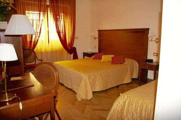 Room 7 of 22