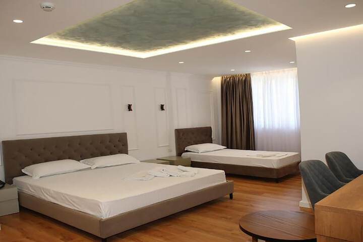 Room 15 of 37