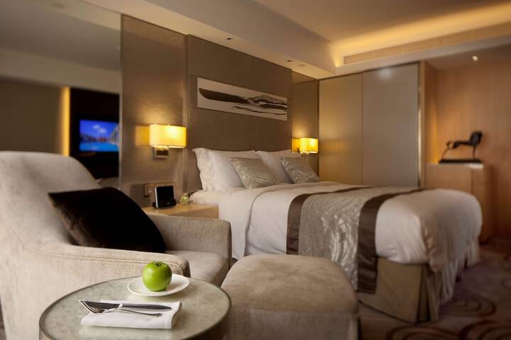 Room 15 of 61