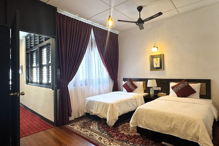 Room 28 of 108
