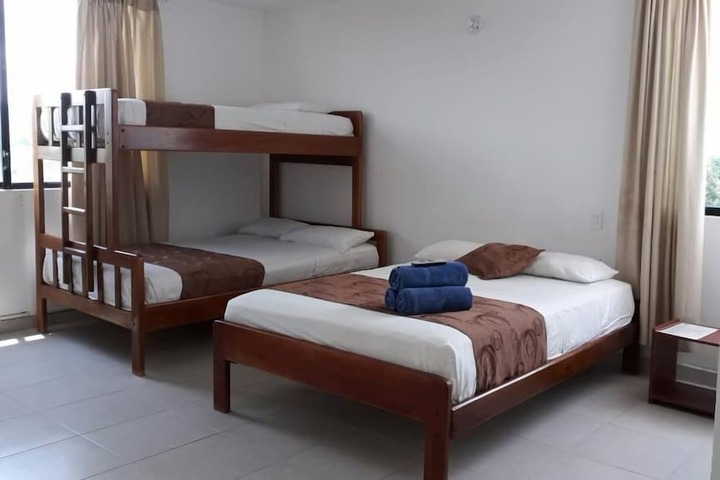 Room 4 of 27