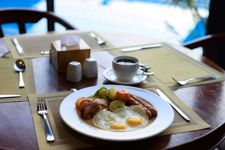 Breakfast/Coffee Service 65 of 92
