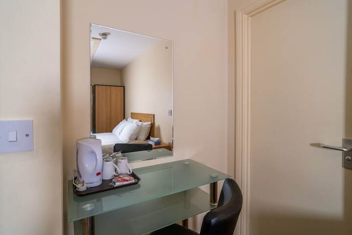 Room 9 of 72