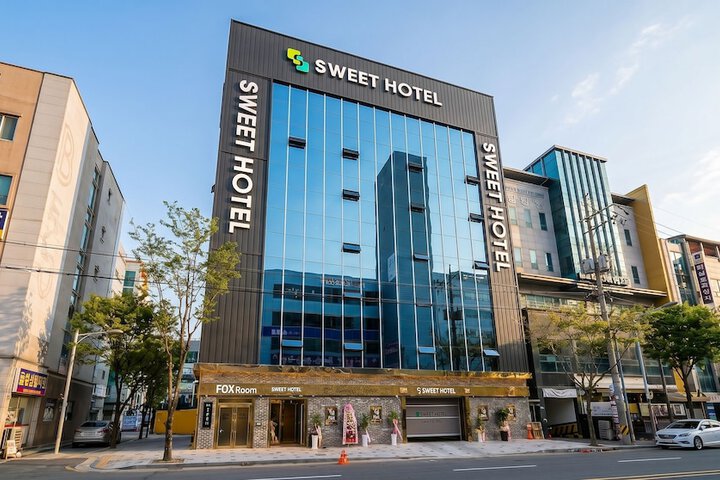 Sweet Hotel