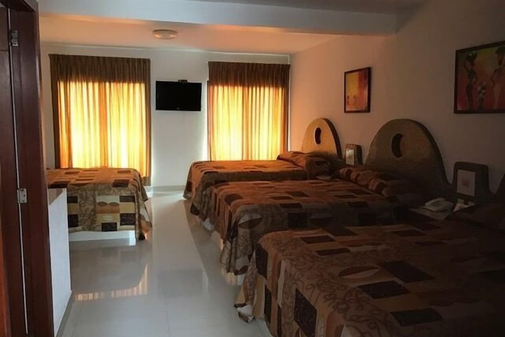 Room 9 of 32