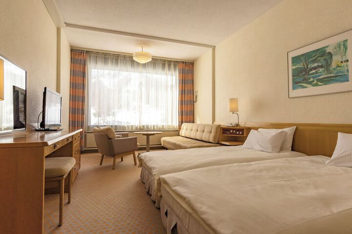 Room 5 of 52