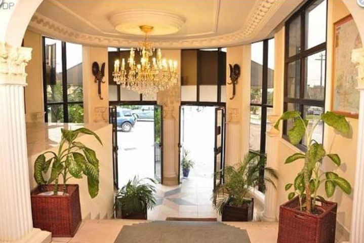 Guest Lobby