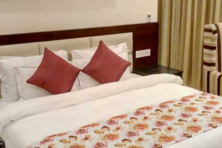 Room 12 of 64