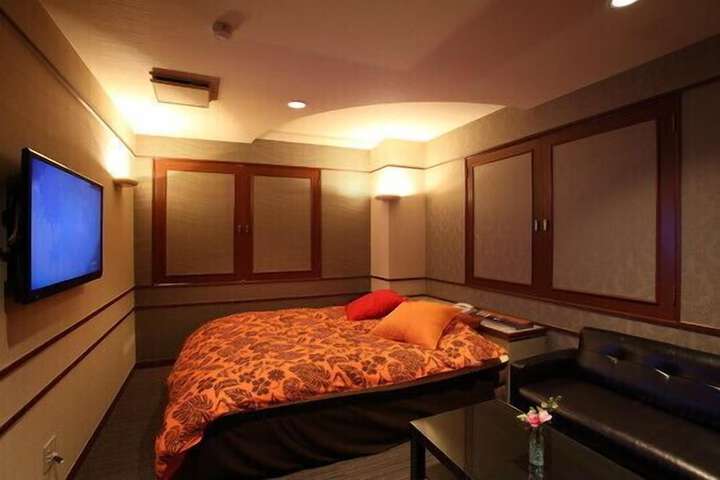 Room 7 of 36