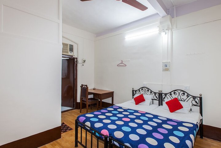 Room 6 of 19