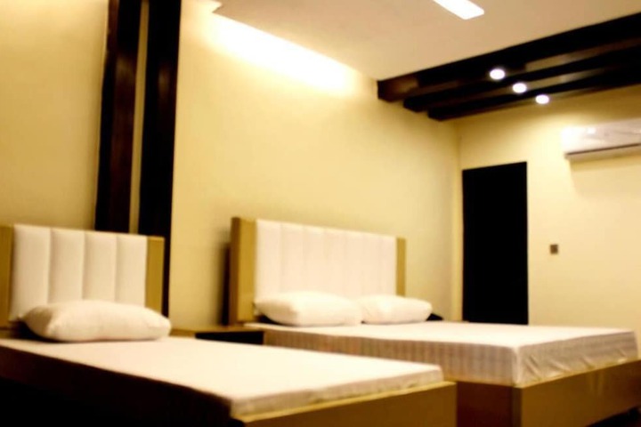 Room 4 of 14