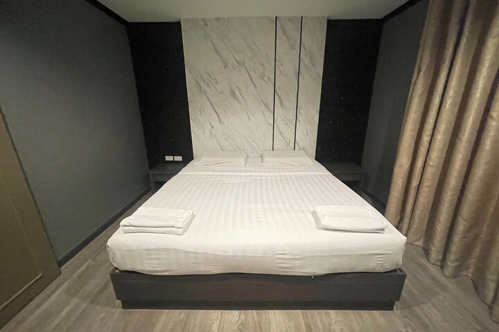 Room 16 of 50