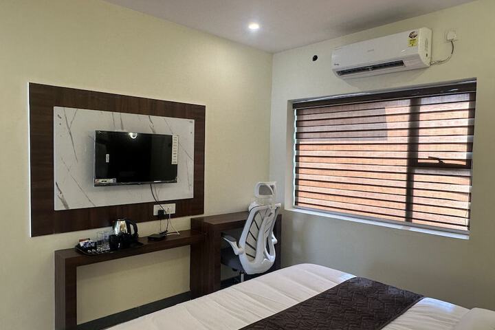 Room 17 of 30