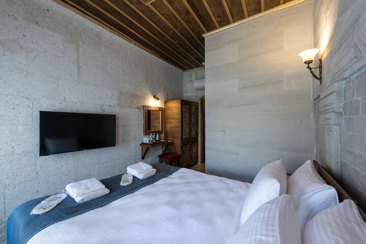 Room 14 of 85