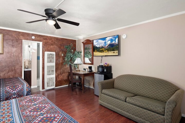 Room 9 of 14