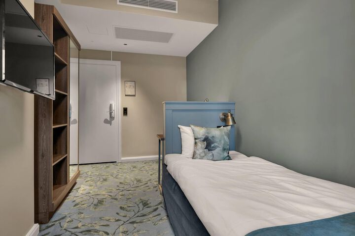 Room 29 of 76