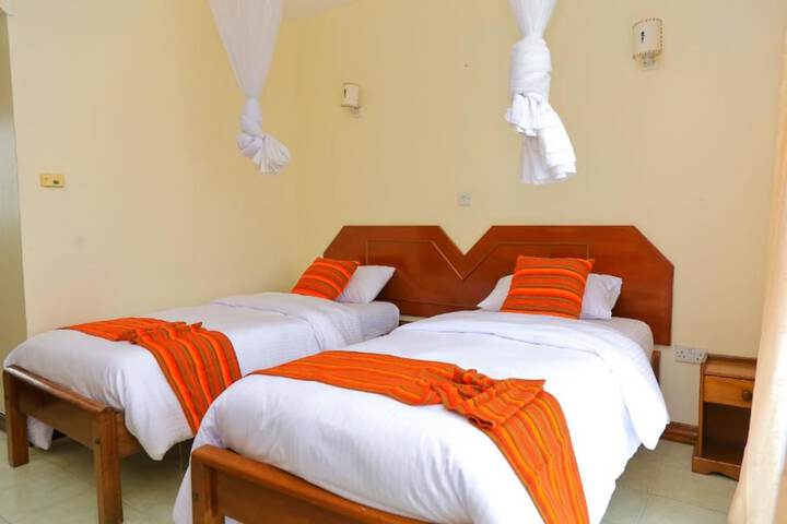 Room 5 of 25