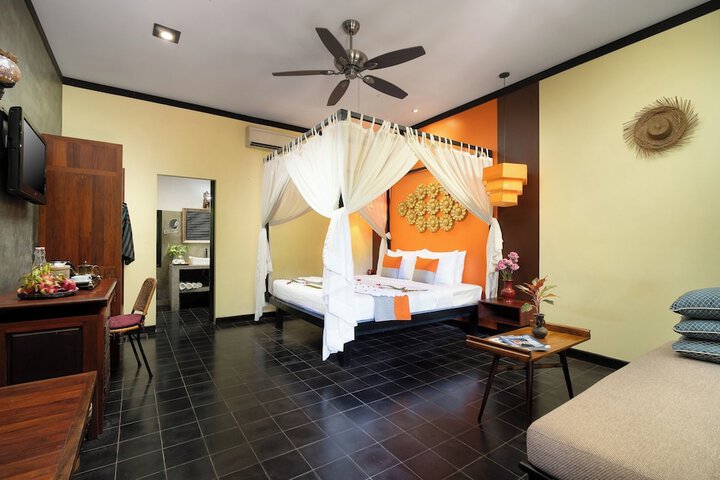 Room 28 of 126