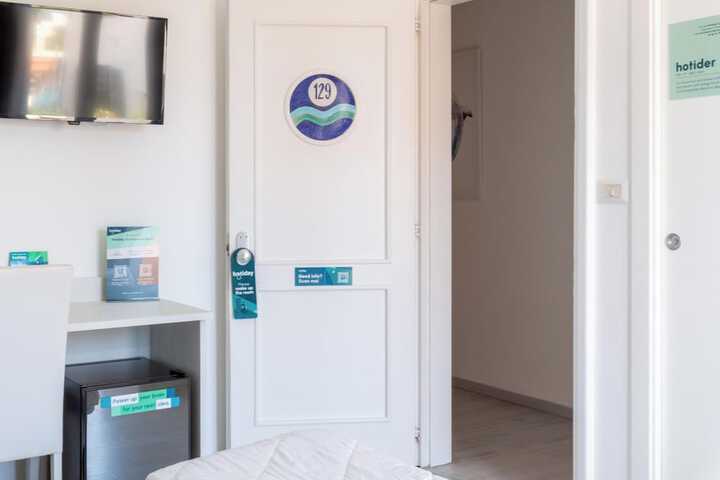 Room 19 of 49