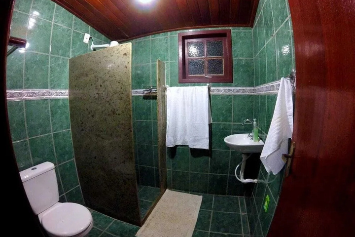 Room 4 of 10