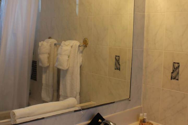 Room 143 of 232