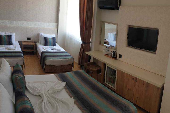 Room 3 of 8