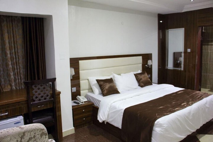 Room 13 of 45
