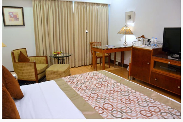Room 14 of 48