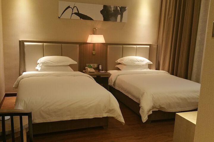 Room 18 of 92