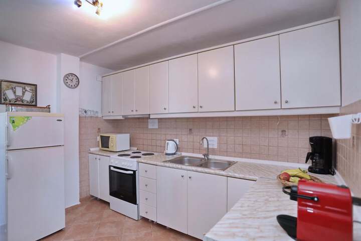 Room 12 of 26