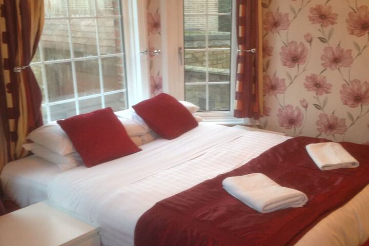 Room 2 of 20