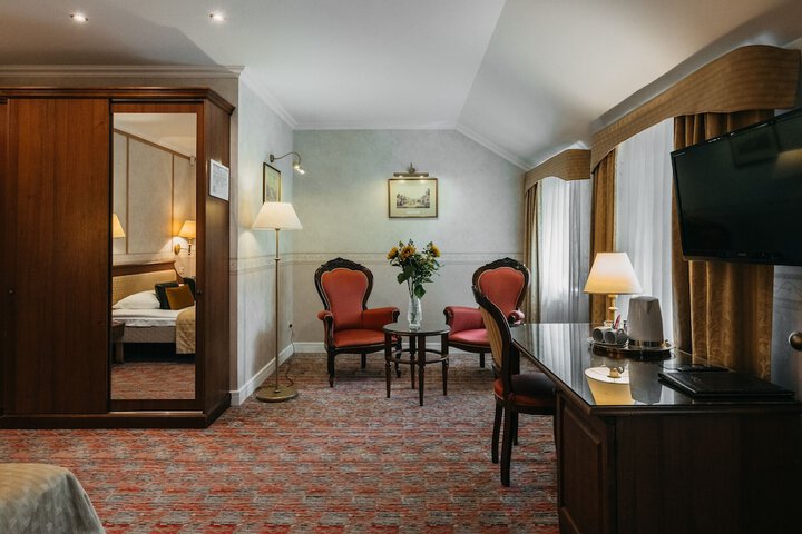 Room 75 of 122