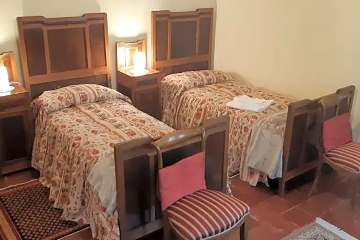 Room 3 of 12