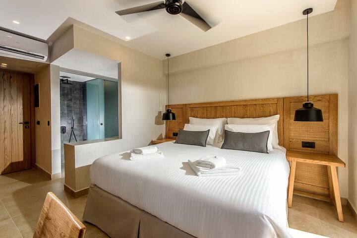 Room 7 of 27