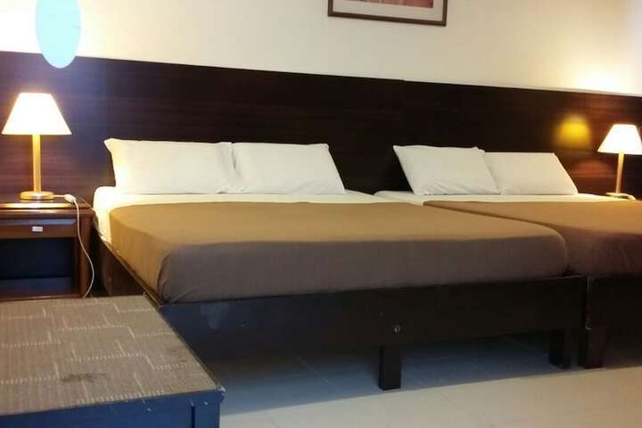 Room 6 of 34